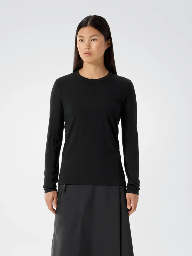 Frame T-shirt med rund hals og lange ærmer til kvinder